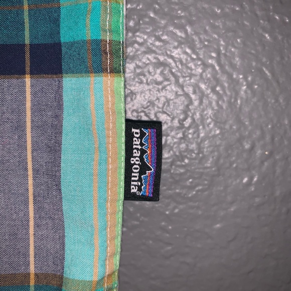 Unique Plaid Patagonia short sleeve button up - Picture 4 of 5
